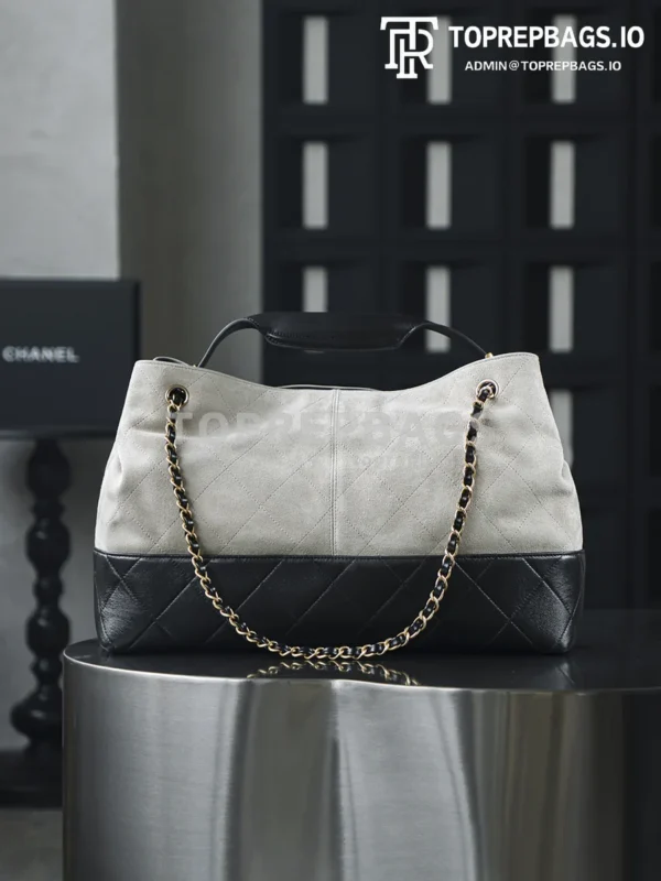 i1759994112037_8270_0_2 Chanel Handbag Hobo in Grey