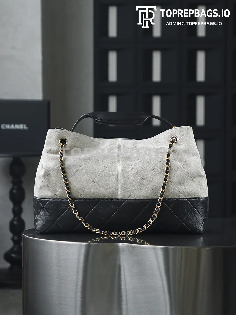 i1759994112037_8270_0_2 Chanel Handbag Hobo in Grey