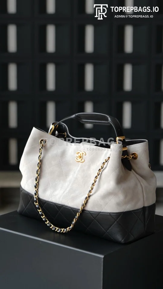 i1759994195968_6782_0_0 Chanel Handbag Hobo in Grey