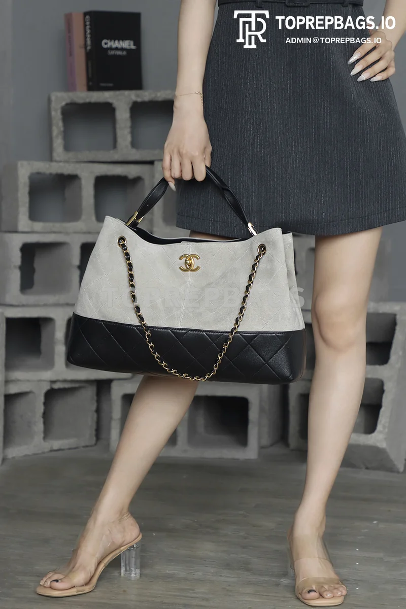 i1759994240653_3928_0_2 Chanel Handbag Hobo in Grey