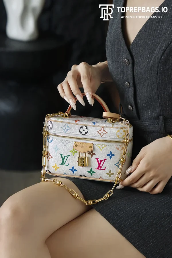 i1760172611105_3095_0_4 Louis Vuitton Vanity Pouch in White