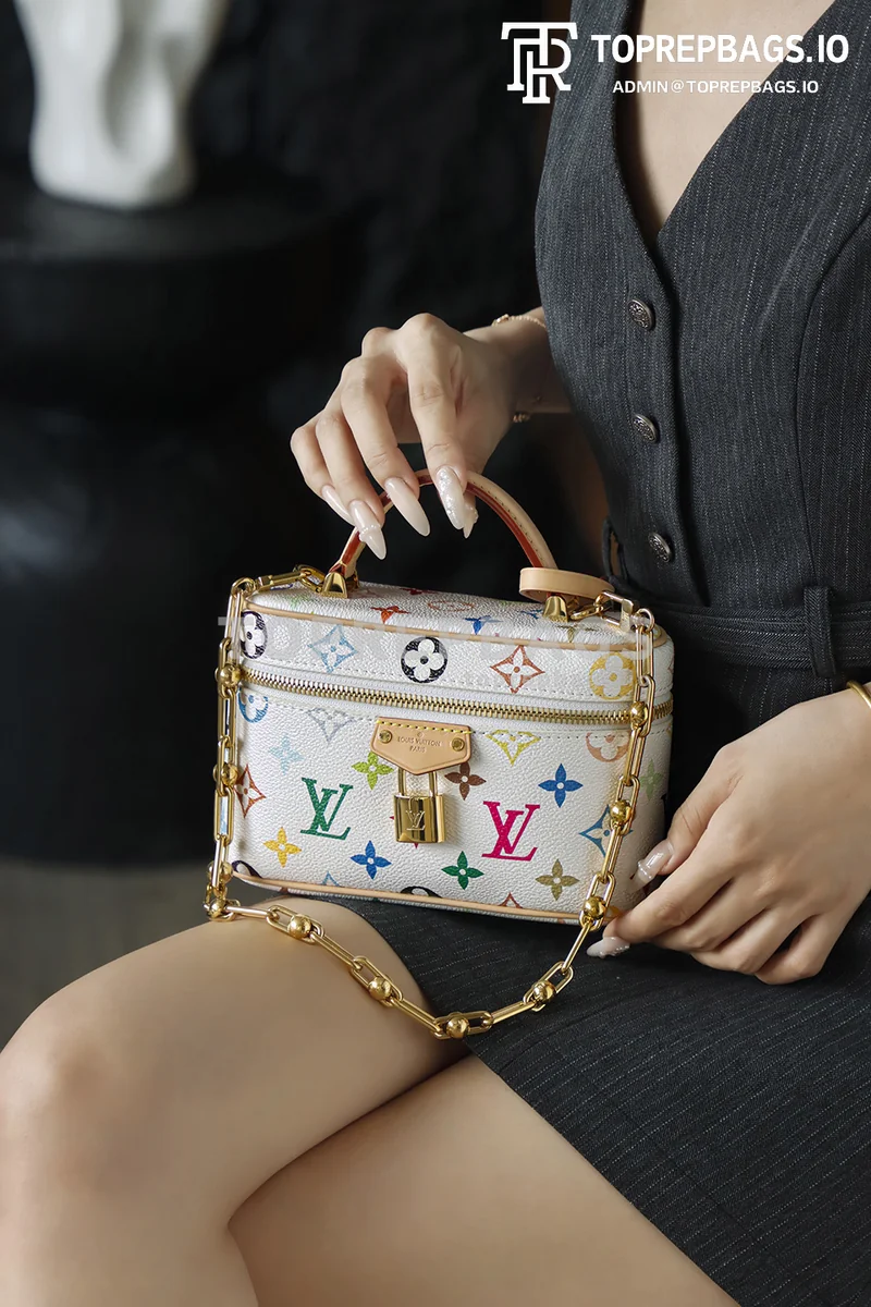 i1760172611105_3095_0_4 Louis Vuitton Vanity Pouch in White