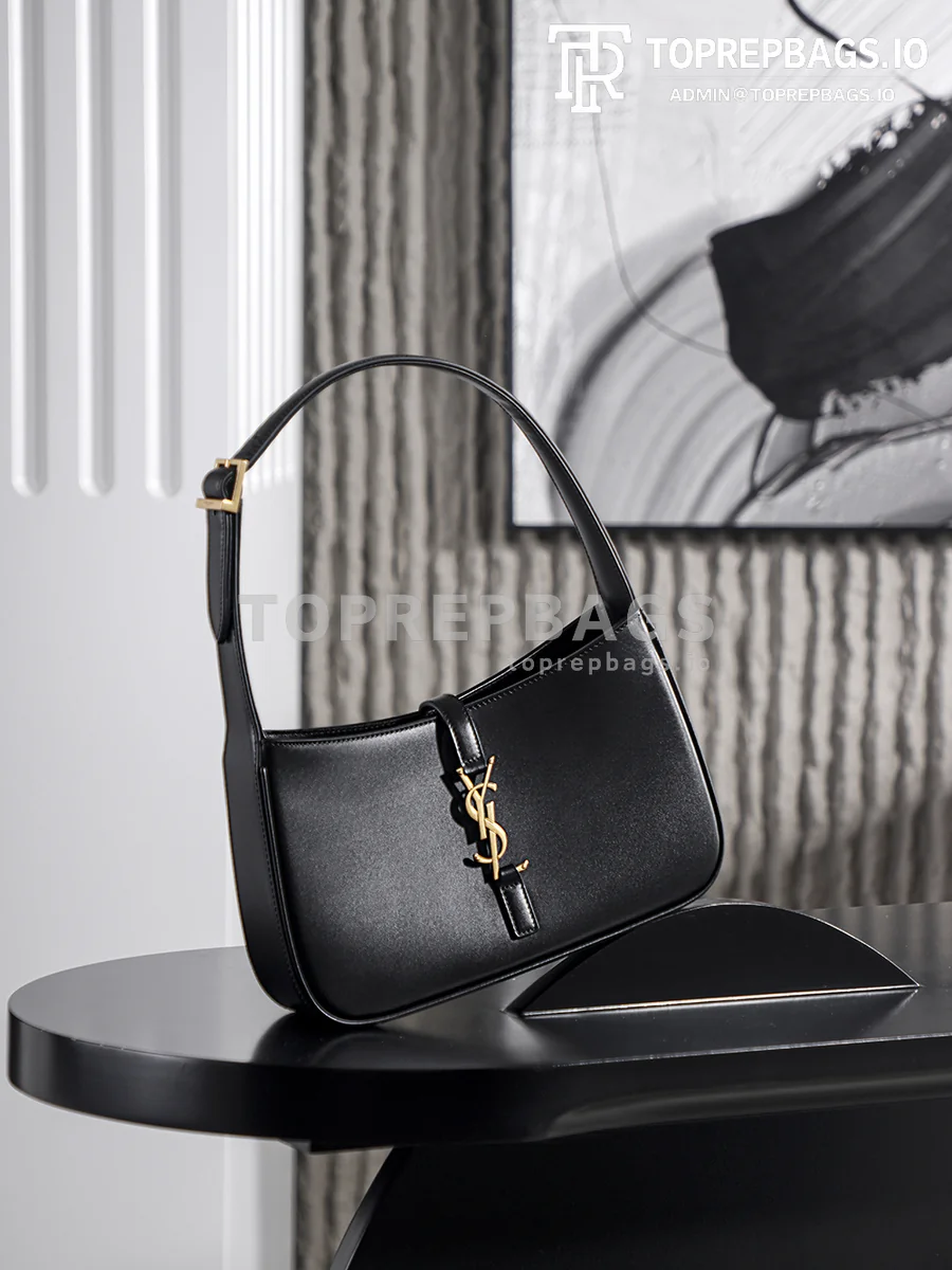 i1760421731689_2549_0_8 YSL Le 5 A 7 in Black