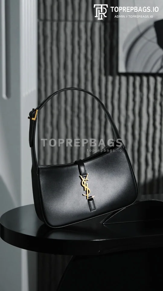 i1760423600432_1380_0_0 YSL Le 5 A 7 in Black