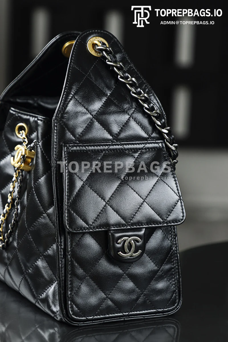 i1760590355579_8816_0_4 Chanel 25 Bag Bucket in Black