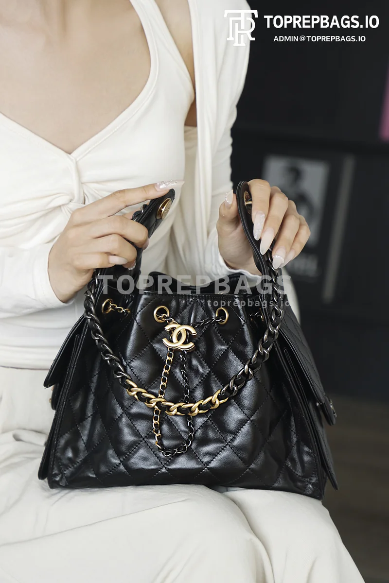 i1760590402312_5863_0_2 Chanel 25 Bag Bucket in Black