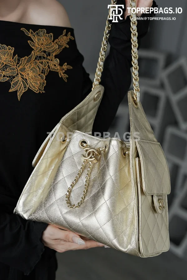i1760939273814_2903_0_1 Chanel 25 Bag Small Hobo in !