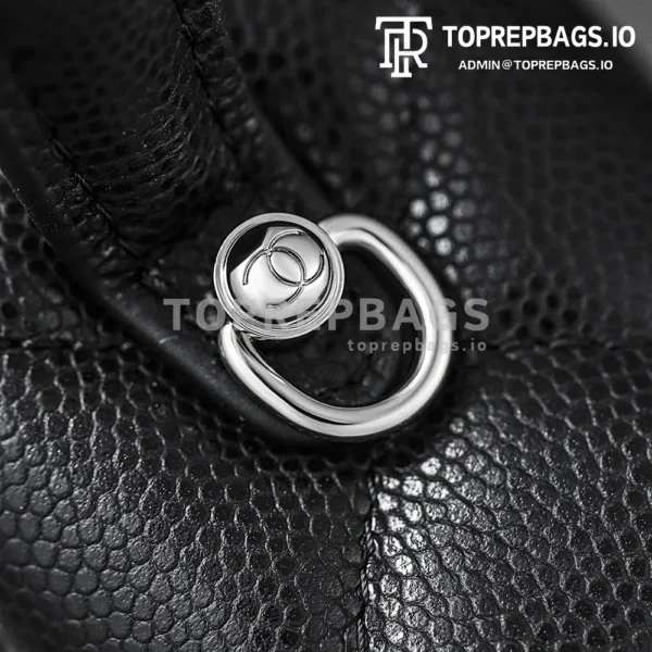 i1762161495951_2284_0_2 Chanel Vanity Case in Black
