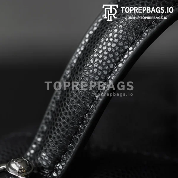 i1762161496898_1412_0_1 Chanel Vanity Case in Black