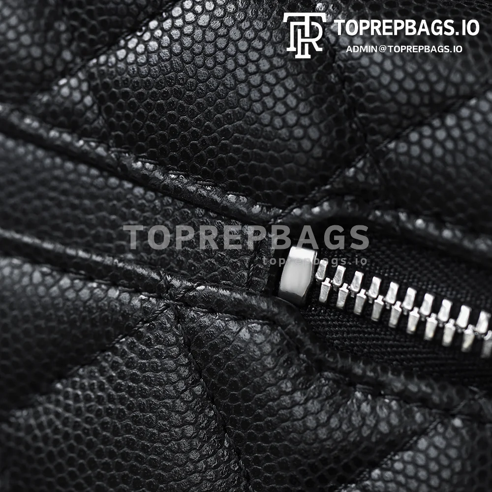 i1762161497082_5230_0_8 Chanel Vanity Case in Black