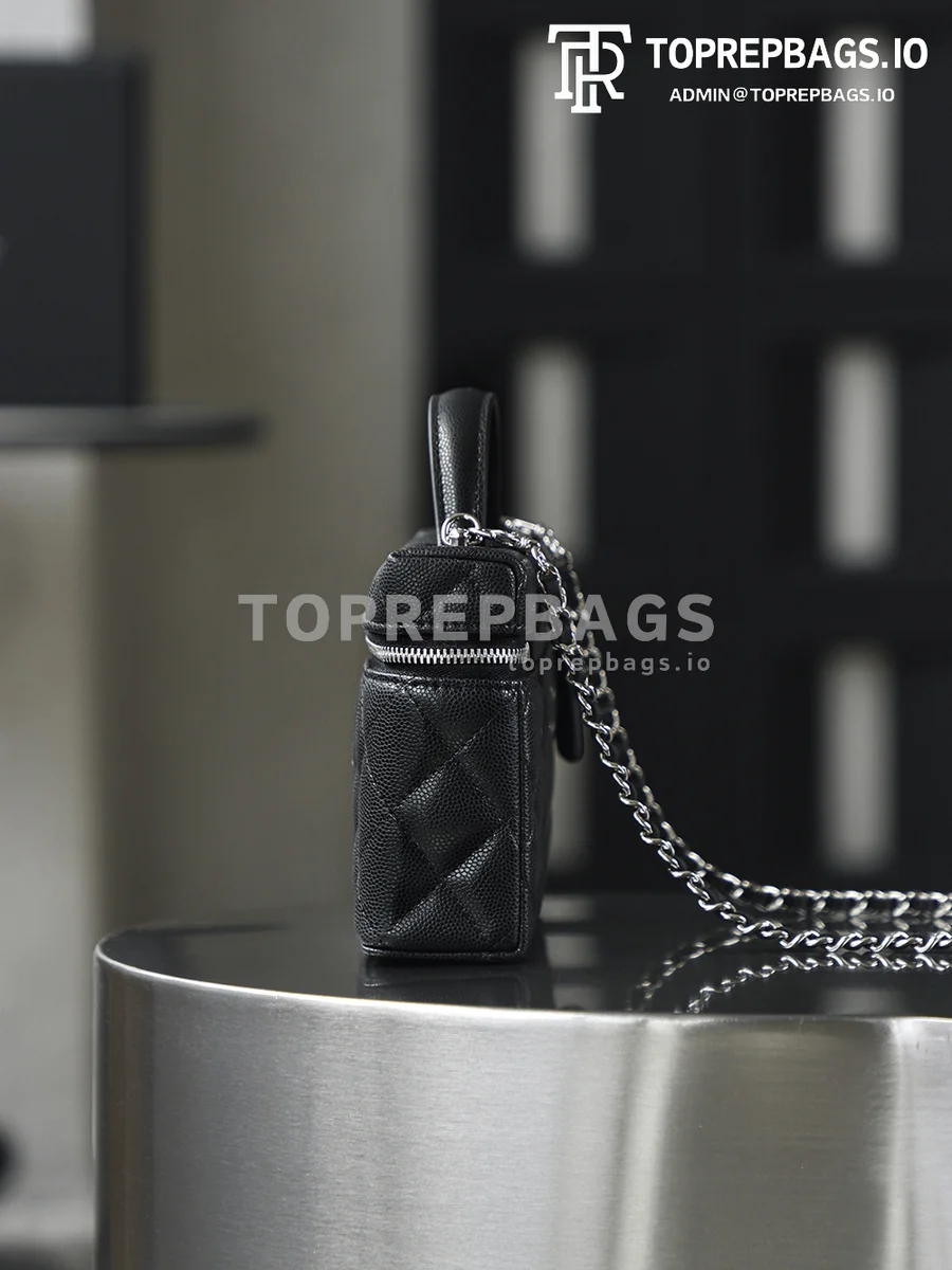 i1762161569414_2349_0_6 Chanel Vanity Case in Black
