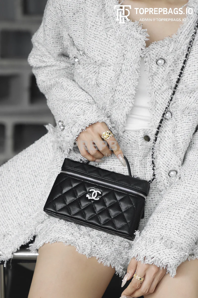 i1762161650471_8646_0_6 Chanel Vanity Case in Black