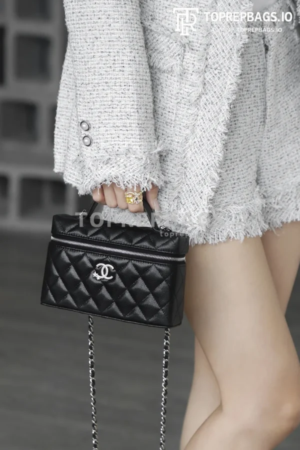 i1762161651202_437_0_2 Chanel Vanity Case in Black