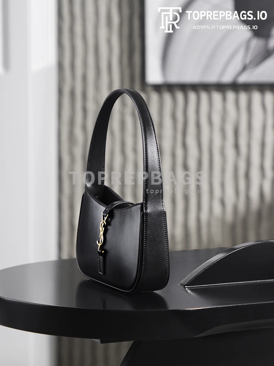 i1762492206252_2149_0_2 YSL Le 5 A 7 in Black