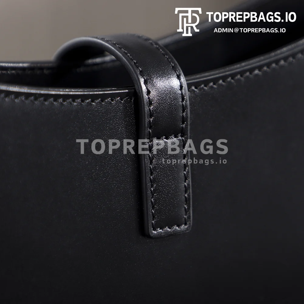 i1762492310478_3468_0_7 YSL Le 5 A 7 in Black