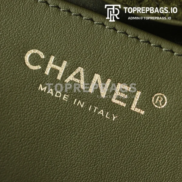 i1763114994164_7943_0_9 Chanel 25 Bag Hobo in Green