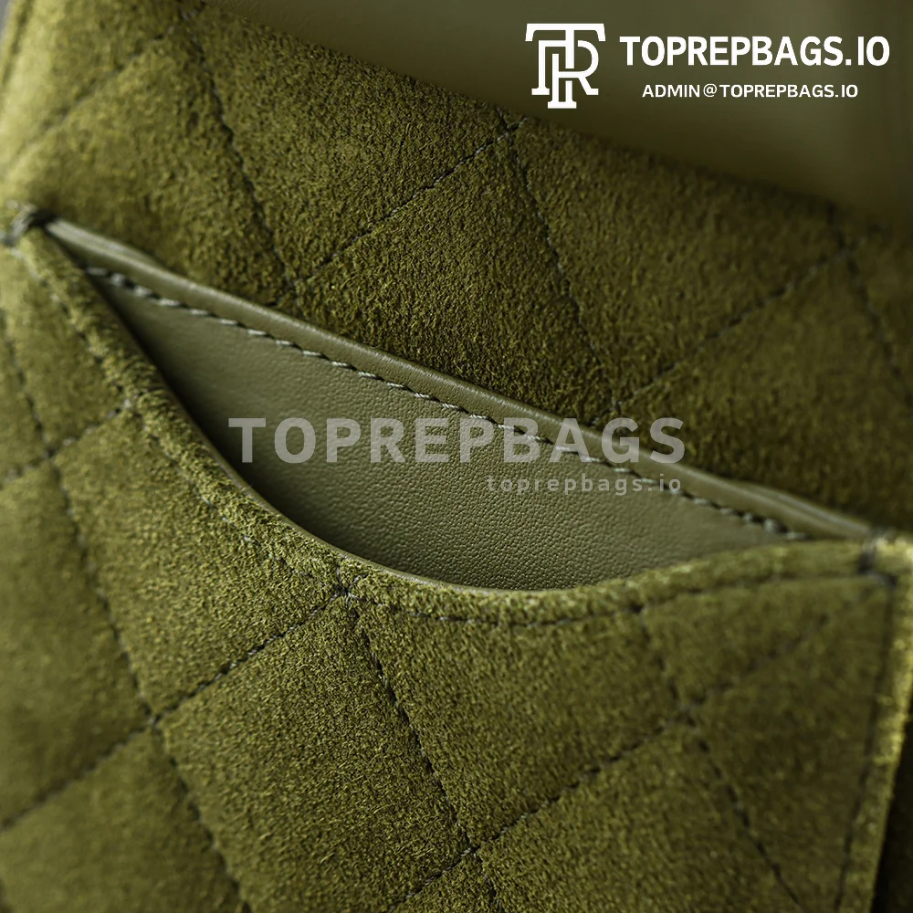 i1763114994192_5571_0_4 Chanel 25 Bag Hobo in Green
