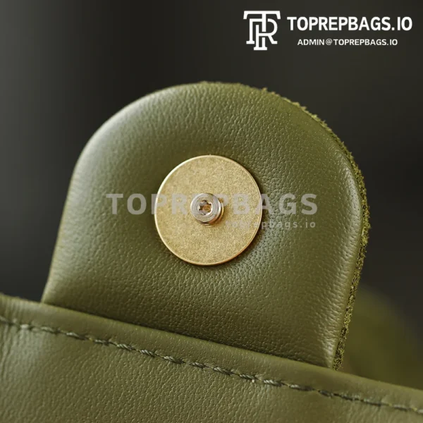 i1763114995049_8473_0_3 Chanel 25 Bag Hobo in Green