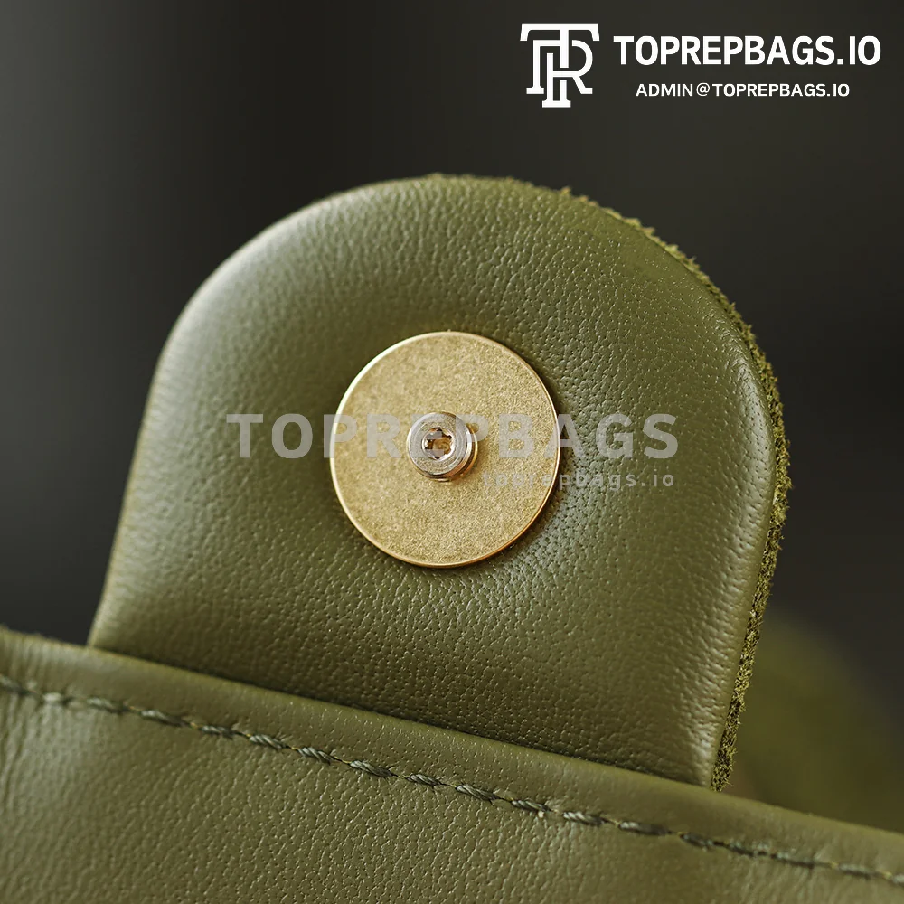 i1763114995049_8473_0_3 Chanel 25 Bag Hobo in Green