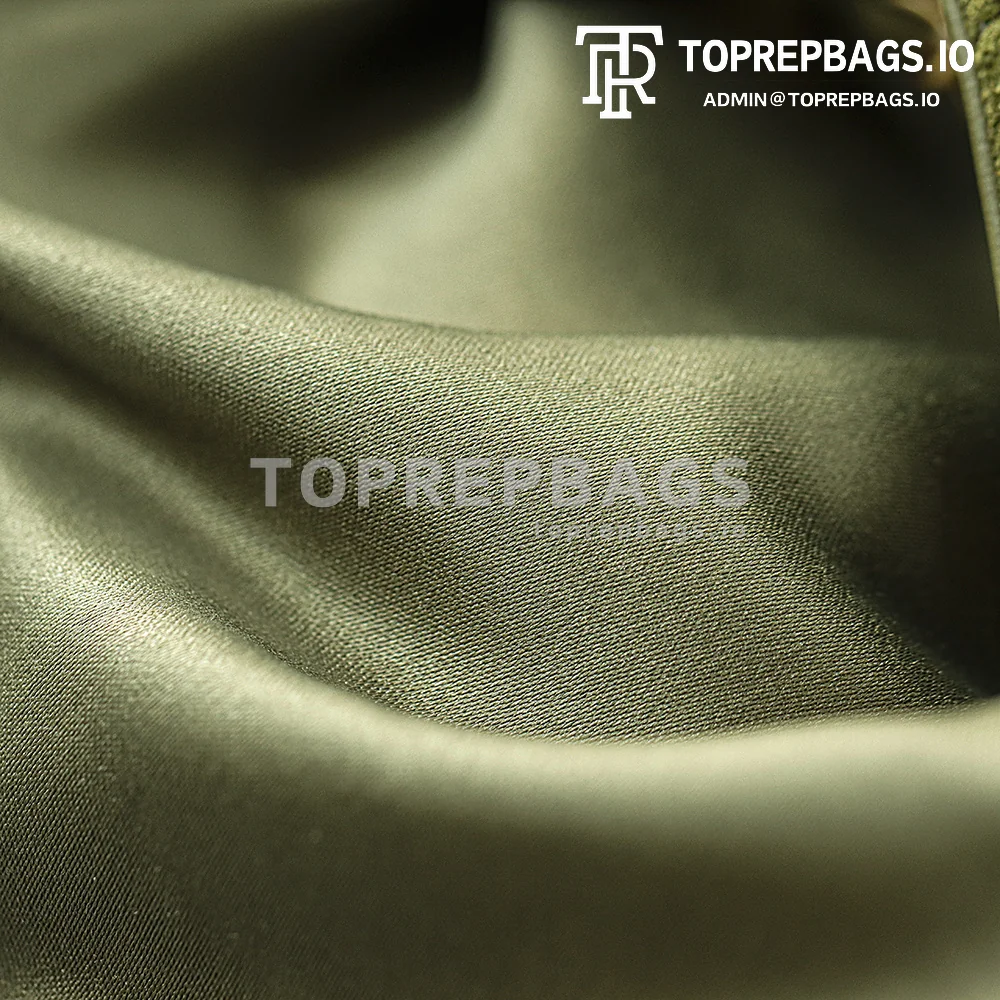 i1763114995134_4493_0_1 Chanel 25 Bag Hobo in Green