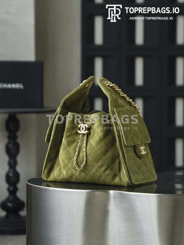 i1763115076908_7527_0_1 Chanel 25 Bag Hobo in Green