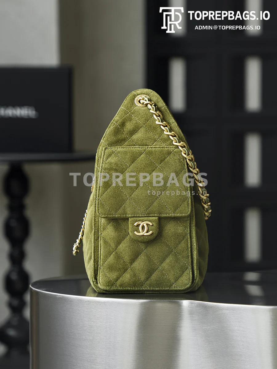 i1763115076940_9668_0_2 Chanel 25 Bag Hobo in Green