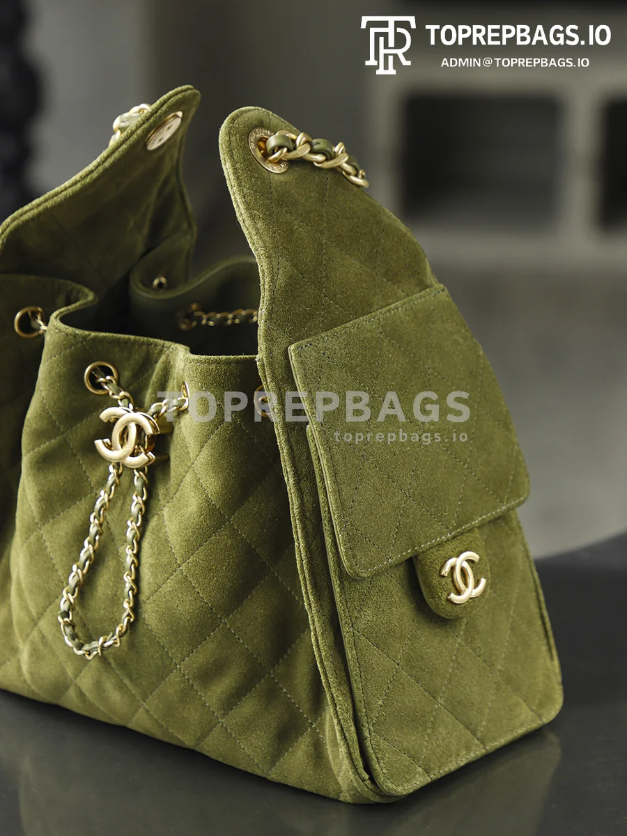 i1763115077065_4086_0_5 Chanel 25 Bag Hobo in Green