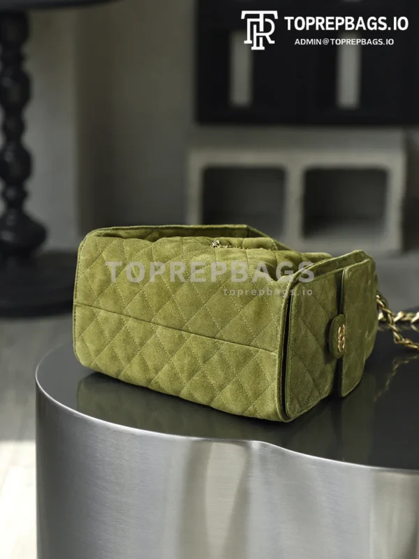 i1763115077861_6799_0_8 Chanel 25 Bag Hobo in Green