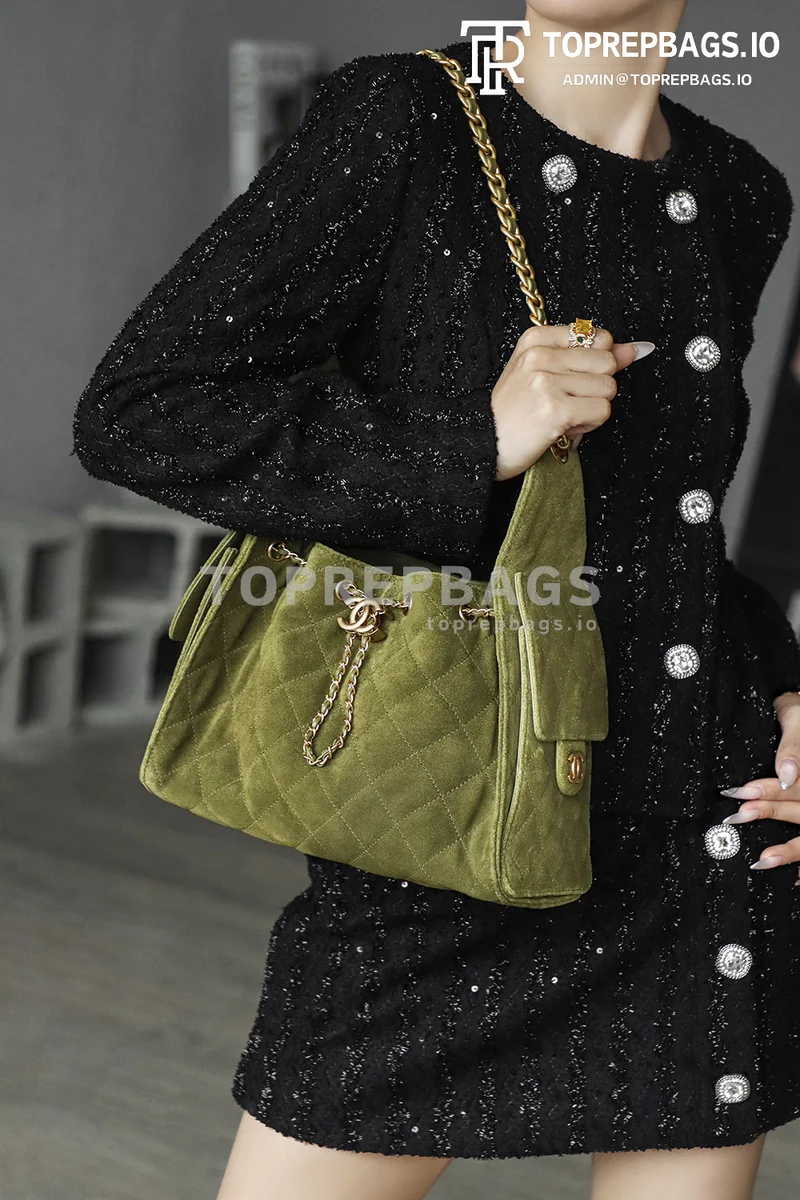 i1763115150393_7081_0_7 Chanel 25 Bag Hobo in Green