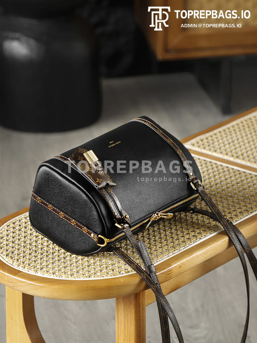i1763460127370_9879_0_7 Louis Vuitton Express Small in Black
