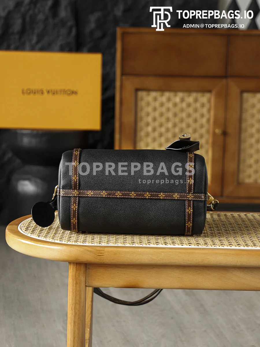 i1763460128657_237_0_3 Louis Vuitton Express Small in Black