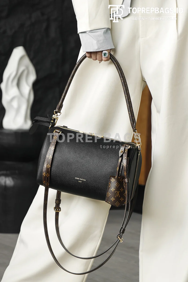 i1763460346598_3221_0_6 Louis Vuitton Express Small in Black