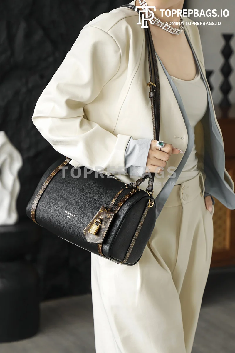 i1763460346625_7060_0_7 Louis Vuitton Express Small in Black