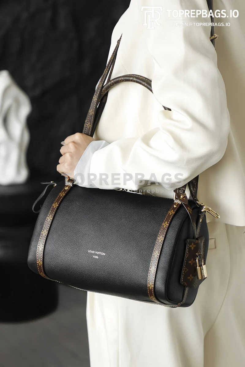 i1763460346626_5983_0_5 Louis Vuitton Express Small in Black