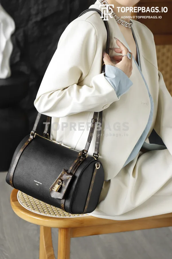 i1763460346632_5986_0_0 Louis Vuitton Express Small in Black