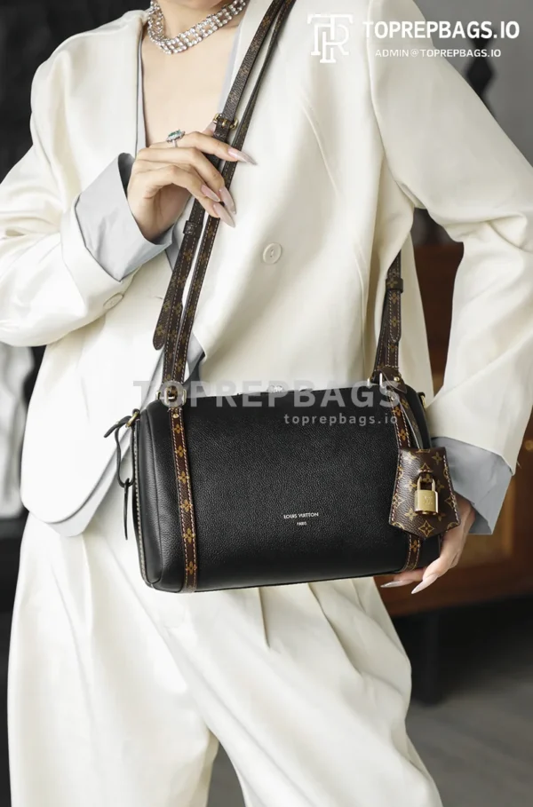 i1763460348565_8597_0_8 Louis Vuitton Express Small in Black