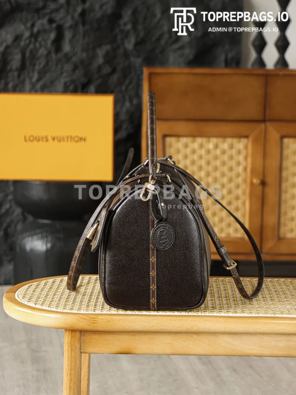 i1763460774600_5032_0_1 Louis Vuitton Express in Brown