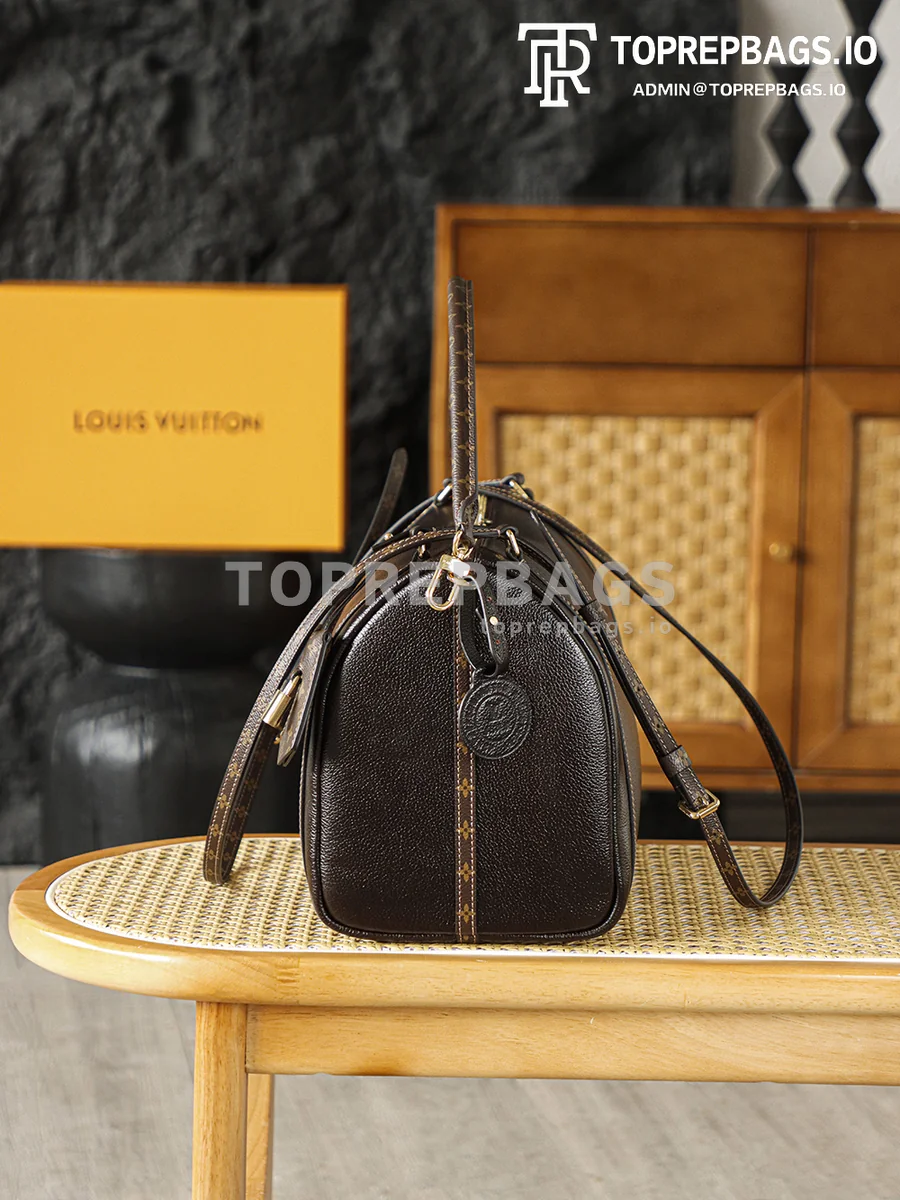 i1763460774600_5032_0_1 Louis Vuitton Express in Brown