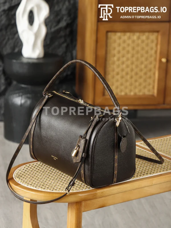 i1763460774622_2297_0_8 Louis Vuitton Express in Brown