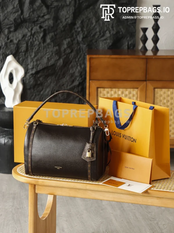 i1763460775506_8841_0_4 Louis Vuitton Express in Brown
