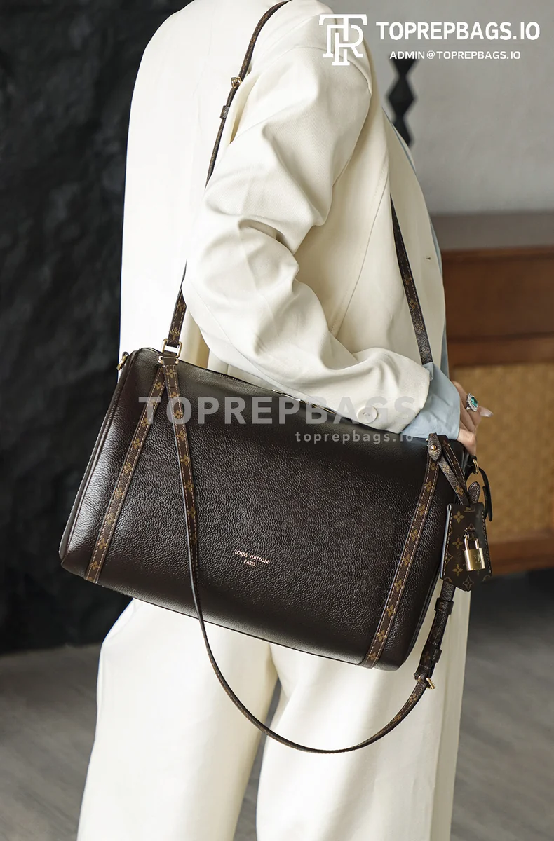 i1763460973998_6396_0_2 Louis Vuitton Express in Brown
