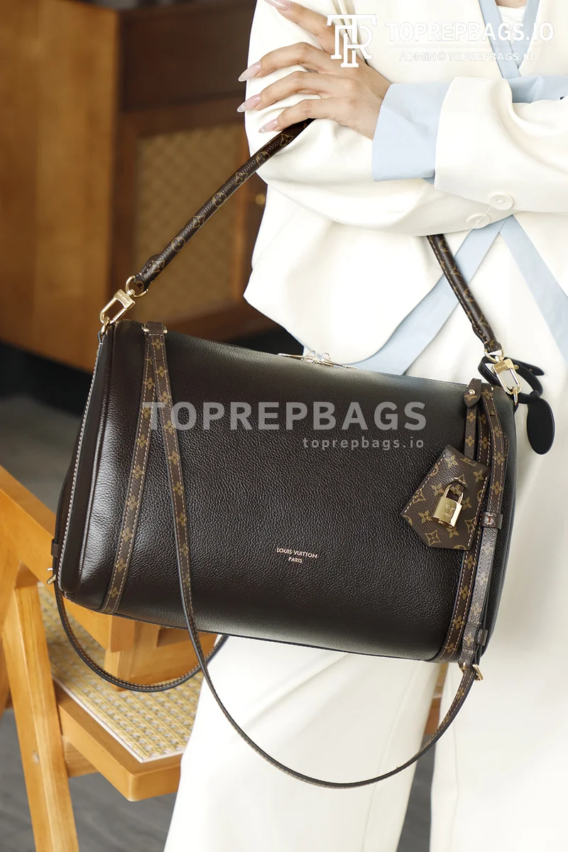 i1763460975047_6486_0_5 Louis Vuitton Express in Brown