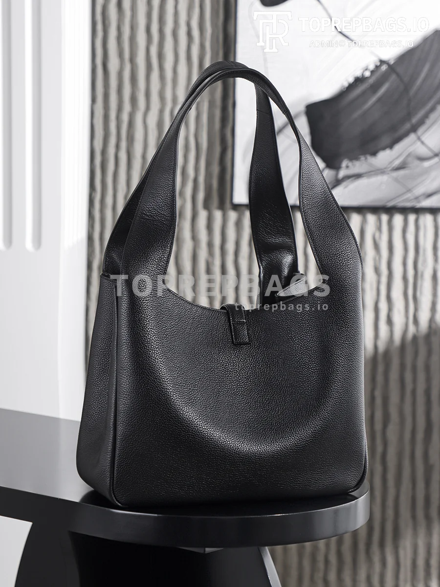 i1763612285750_7208_0_9 YSL Le 5 A 7 in Black