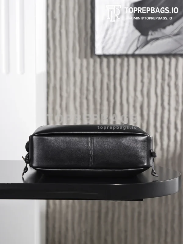 i1763722685761_9706_0_7 YSL Jamie Shopping Small in Black