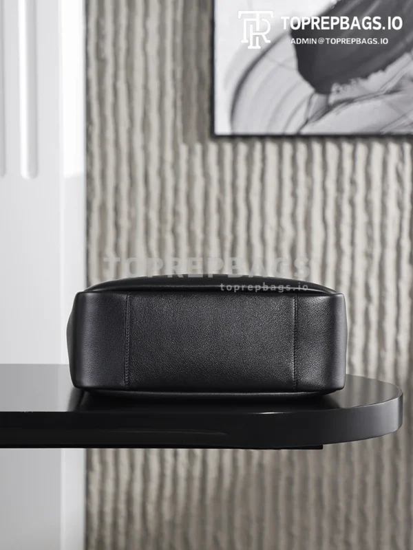i1763978848798_3978_0_6 YSL Le 5 A 7 in Black