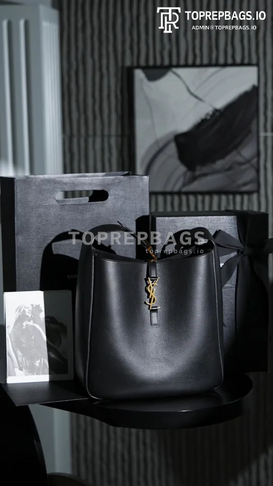 i1763978970323_3817_0_0 YSL Le 5 A 7 in Black