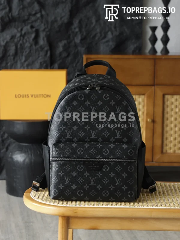 i1764060839929_6362_0_0 Louis Vuitton Discovery in Black