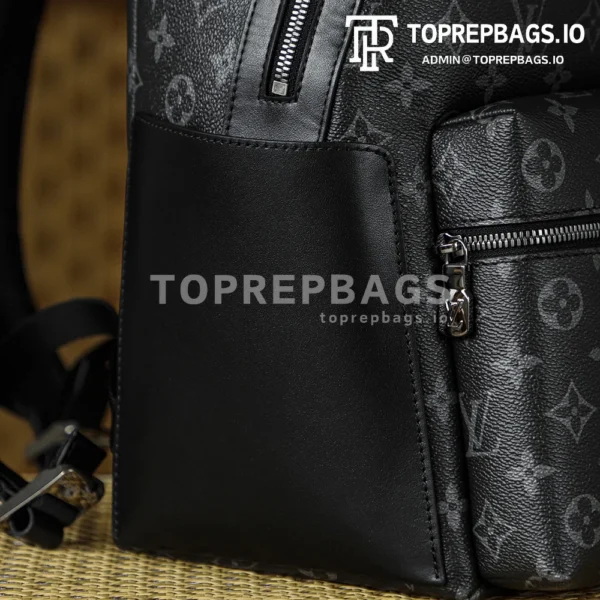 i1764060927675_4603_0_3 Louis Vuitton Discovery in Black