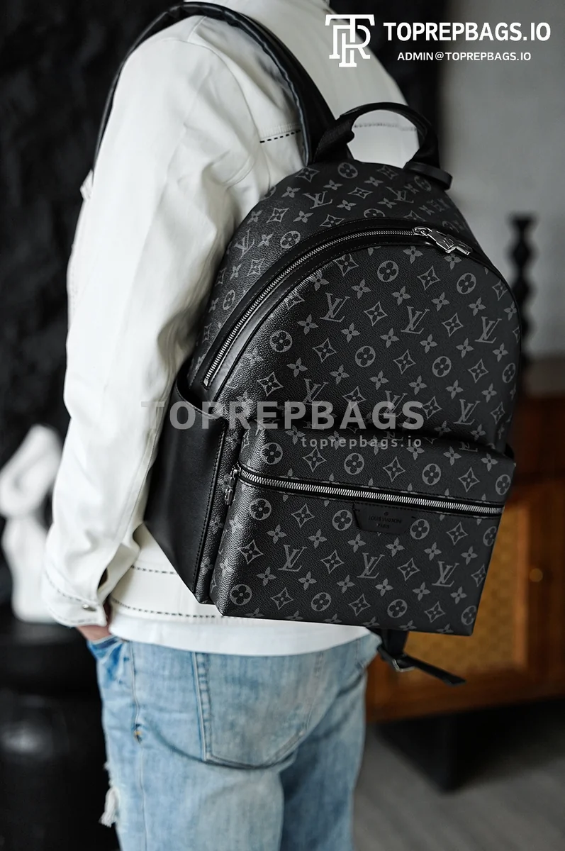 i1764060985159_265_0_2 Louis Vuitton Discovery in Black