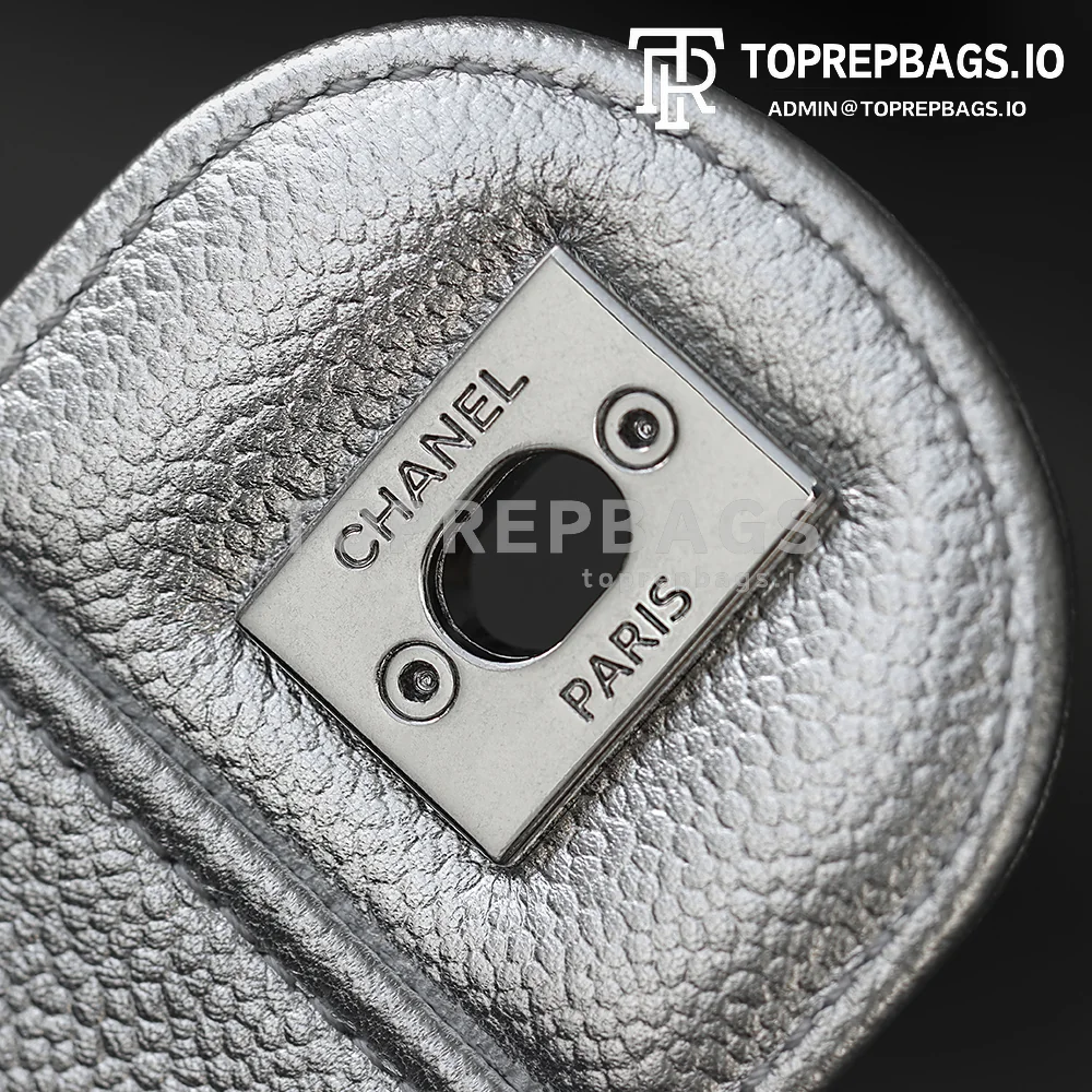 i1764239437177_7895_0_2 Chanel Pearl Crush Square Mini Caviar Leather Silver-tone Hardware Shoulder Bag detailed product image